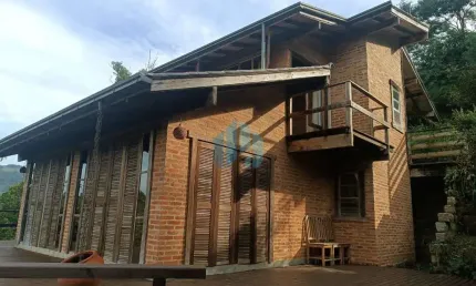 Bela Casa com Vista p/ Lagoa, Mar e Pedra Branca, Encantada | Garopaba - SC