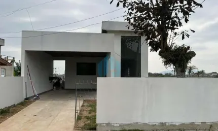 Casa a 3 km da Praia da Barra e Poucos Minutos do Centro da Cidade, Encantada | Garopaba - SC