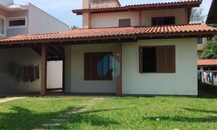 Locação Anual: Casa ao Lado do Centro da Cidade, Ferraz | Garopaba - SC
