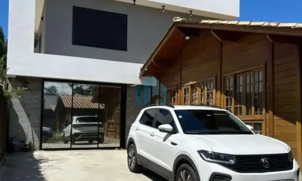 Bela e Ampla Casa Mista, a 150 m da Lagoa e 1,5 km da BR - 101, Arroio | Imbituba - SC