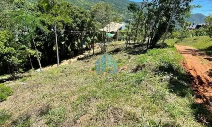 Amplo Terreno a Poucos Minutos do Centro da Cidade, Próximo às Dunas e Cachoeira, Macacu | Garopaba - SC