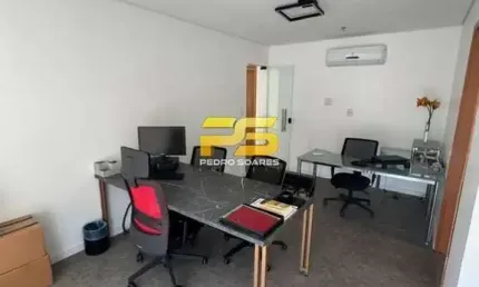 Sala Comercial para venda no Empresario Clovis Rolim