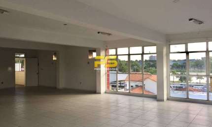 Salas Comerciais de 20,64m2 a 99,84m2 no Centro para Locação por 7.500,00