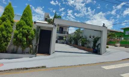 Casa à venda com piscina e varanda gourmet no Bela vista São José