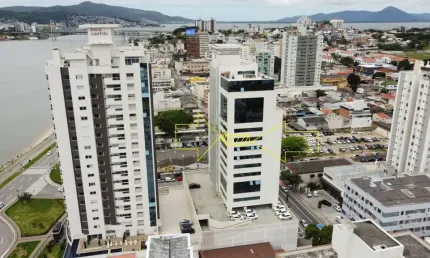 Sala Comercial em Florianópolis: Vista para Ilha e Beira Mar Norte! Seu Novo Endereço de Sucesso em Florianópolis