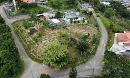 Venda Excepcional: Espaçosa Casa de 220 m² num terreno de 4.925m² com Vista Panorâmica para o mar e 5 Ilhas