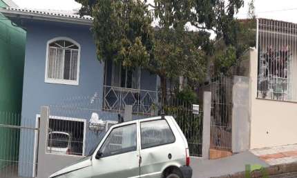 EXCELENTE CASA COM KITINETES E GALPÃO NO REAL PARQUE