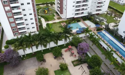 Apartamento à venda em condomínio-clube na região continental de Florianópolis