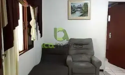 CASA DE ESQUINA COM 03 DORMITÓRIOS SERRARIA SÃO JOSÉ SC
