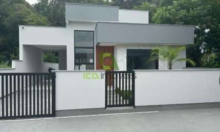 Casa de 3 quartos com suíte e terraço exclusivo em São José-SC, no bairro Forquilhas! Confira já!