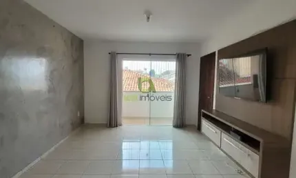 Apartamento com 2 dormitórios, sacada com churrasqueira, móveis planejados, garagem e sem taxa de condomínio excelente retorno de locação ou para mora