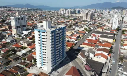 Apartamento à venda em são josé-sc, barreiros! 2 quartos, 1 suíte, 1 sala, 2 banheiros, 1 vaga. espaço de 86m²! venha conferir!