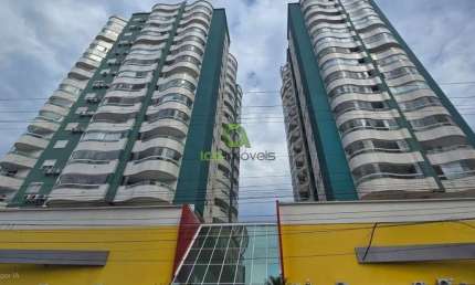 Apartamento mobiliado com vista para o mar, 108m², 2 vagas, andar alto em  Campinas, a 2 quadras da Beira-Mar!