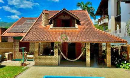 CASA À VENDA 4 DORMITÓRIOS JOÃO PAULO FLORIANÓPOLIS