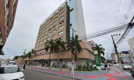 SALA COMERCIAL COM EXCELENTE LOCALIZAÇÃO NO ESTREITO!!