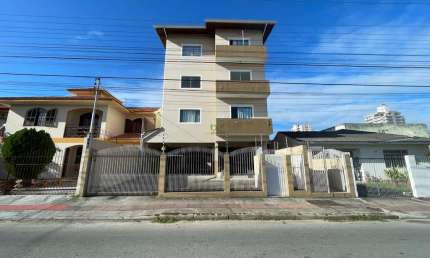 ALUGA-SE ÓTIMO APARTAMENTO NO BAIRRO JARDIM CIDADE DE FLORIANÓPOLIS!