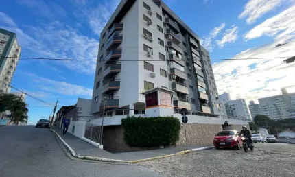 Apartamento com 3 quartos para alugar no Barreiros, São José 