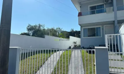 Sobrado 02 dormitórios com amplo quintal em palhoça!