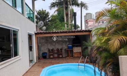 Casa com 3 quartos à venda na Rua Coqueiros, 670, Tabuleiro (Monte Alegre), Camboriú, 300 m2 por R$ 1.900.000