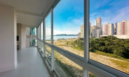 Apartamento com 4 quartos à venda na Rua 307, 133, Meia Praia, Itapema, 193 m2 por R$ 2.990.000