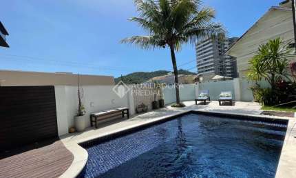 Casa com 3 quartos à venda na Rua Osvaldo Bertemes, 8, Fazendinha, Itajaí, 263 m2 por R$ 3.250.000