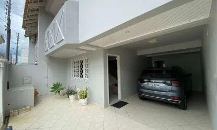 Casa com 3 quartos à venda na Rua 2000, 537, Centro, Balneário Camboriú, 220 m2 por R$ 2.200.000