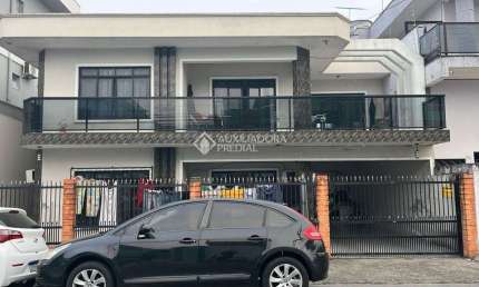 Casa com 4 quartos à venda na Araranguá, 63, Municípios, Balneário Camboriú, 300 m2 por R$ 2.150.000