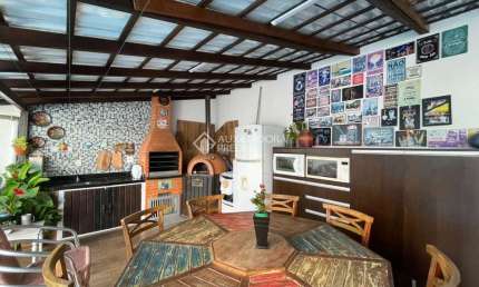 Casa com 3 quartos à venda na Rua José de Alencar, 36, Praia dos Amores, Balneário Camboriú, 200 m2 por R$ 2.550.000