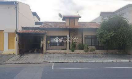 Casa com 3 quartos à venda na Rua 1542, 1111, Centro, Balneário Camboriú, 135 m2 por R$ 1.550.000