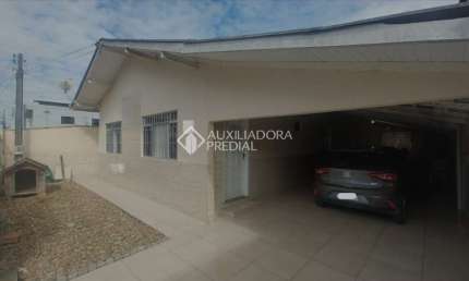 Casa com 3 quartos à venda na Rua José Francisco Mateus, 171, Cordeiros, Itajaí, 80 m2 por R$ 500.000