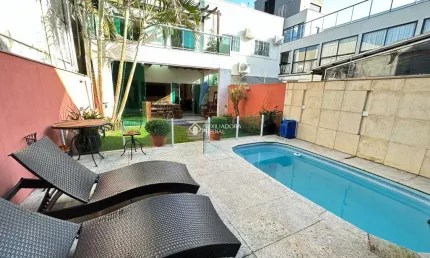 Casa com 3 quartos à venda na Rua José de Alencar, 30, Praia dos Amores, Balneário Camboriú, 355 m2 por R$ 2.600.000