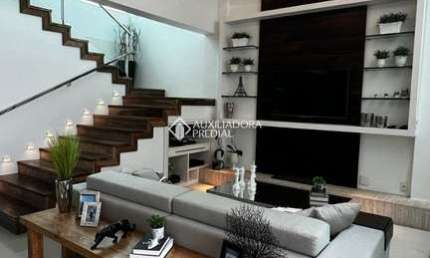 Casa com 3 quartos à venda na Rua Cecília Meirelles, 207, Praia dos Amores, Balneário Camboriú, 203 m2 por R$ 3.500.000