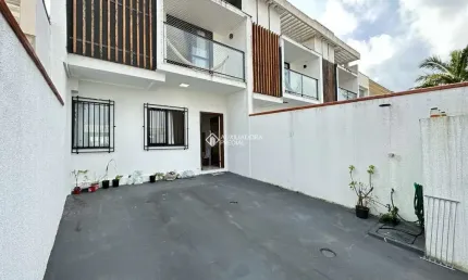 Casa com 3 quartos à venda na Rua Moscou, 164, Santa Regina, Camboriú, 118 m2 por R$ 910.000