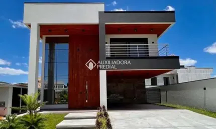 Casa em condomínio fechado com 4 quartos à venda na Rua Ivo José Rebello, 610, Santa Regina, Camboriú, 270 m2 por R$ 2.950.000