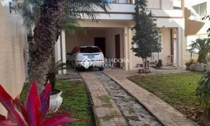 Casa com 2 quartos à venda na Rua Bahia, 31, Areias, Camboriú, 240 m2 por R$ 1.484.000