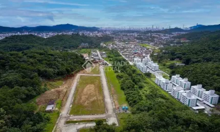 Terreno à venda na Rua Osvaldo Minella, 1200, Cedro, Camboriú, 740 m2 por R$ 800.000