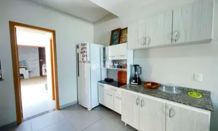 Casa com 2 quartos à venda na Rua San Marino, 123, Santa Regina, Camboriú, 85 m2 por R$ 460.000