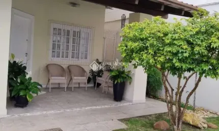 Casa com 3 quartos à venda na Rua 2300, 971, Centro, Balneário Camboriú, 179 m2 por R$ 2.600.000
