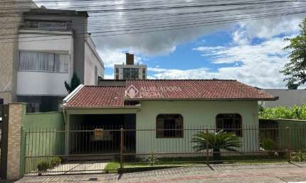 Casa com 3 quartos à venda na Rua Figueira, 350, Tabuleiro (Monte Alegre), Camboriú, 190 m2 por R$ 2.100.000