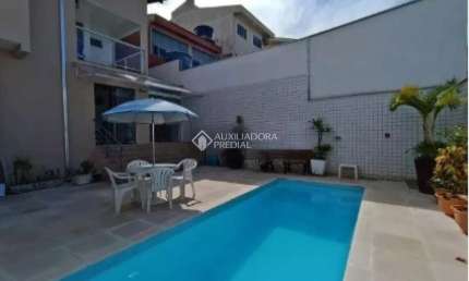 Casa com 4 quartos à venda na Rua Maçarico, 138, Ariribá, Balneário Camboriú, 210 m2 por R$ 2.650.000