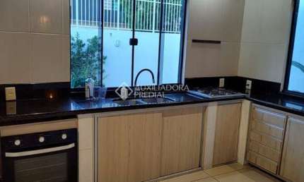 Casa com 3 quartos à venda na Rua Portugal, 1121, Nações, Balneário Camboriú, 180 m2 por R$ 1.560.000
