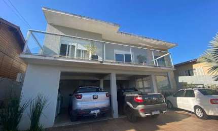 Sobrado com 3 dormitórios para alugar, 1 m² por R$ 6.670,00/mês - Jansen - Gravataí/RS