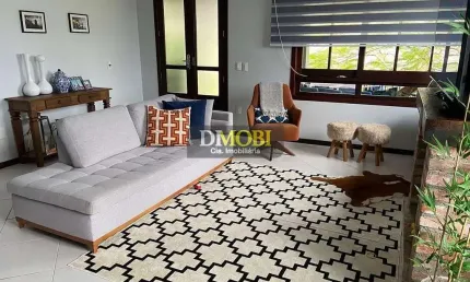 Linda casa com piscina à venda no Condomínio Reserva da Aldeia em Gravataí