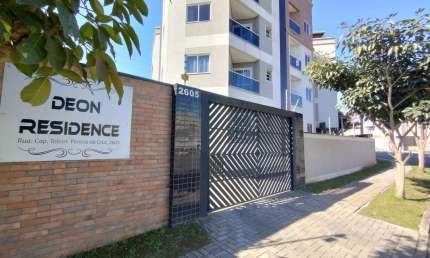 Apartamento a venda com 3 quartos, sacada com churrasqueira, suíte e 3 vagas de garagem cobertas no