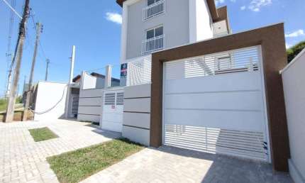 Apartamento amplo com 3 quartos, sendo uma suíte, sacada com churrasqueira e vaga de garagem para 2