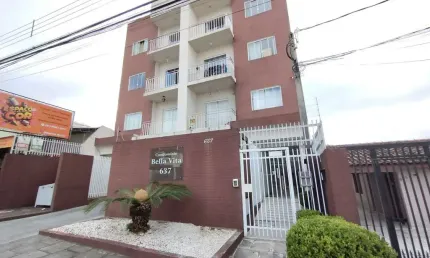 Excelente apartamento à venda, com três quartos, móveis planejados e sacada com churrasqueira, em S