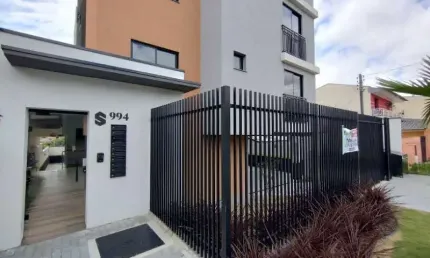 Apartamento com 2 quartos, sendo uma suíte, sacada com churrasqueira e vaga de garagem coberta à ve