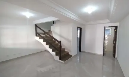 Sobrado em condominio fechado, com 3 quartos, sendo uma suite a venda no bairro alto, proximo ao terminal
