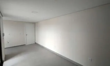 Apartamento com 2 quartos, sendo uma suite, sacada com churrasqueira e vaga de garagem coberta a venda no cruzeiro, sao jose dos pinhais/pr