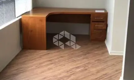 Sala comercial com 32m², à venda, no bairro petrópolis